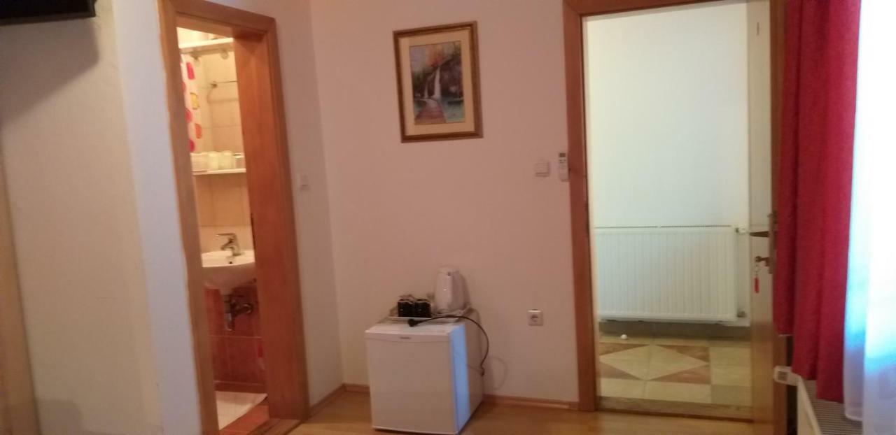 & Sobe Orhideja Apartment Smoljanac